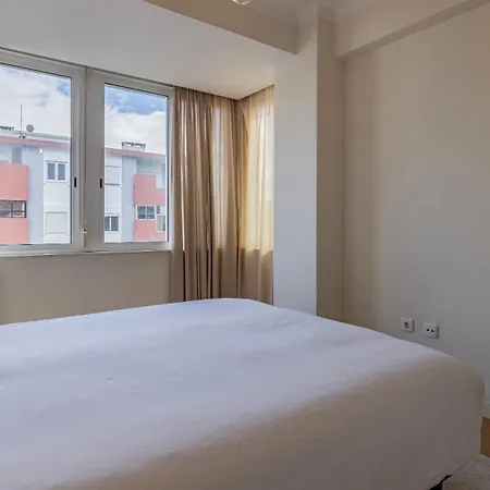 Sunny Horizon Retreat By Lovelystay Apartment Paco de Arcos