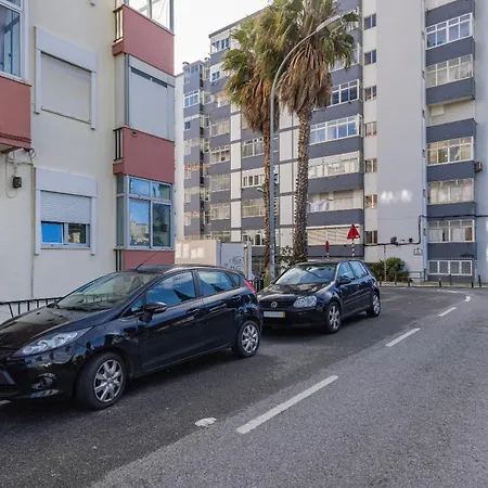 Apartment Sunny Horizon Retreat By Lovelystay Paco de Arcos