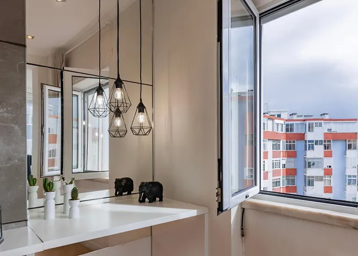 Sunny Horizon Retreat By Lovelystay Apartment