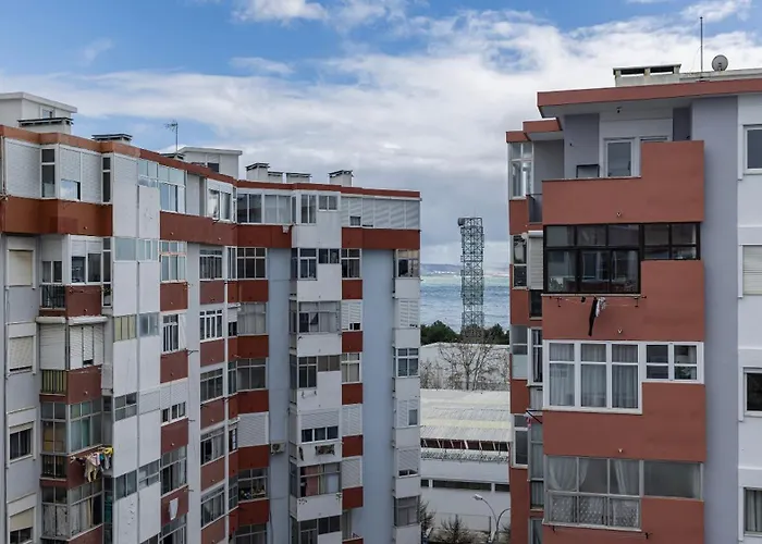 Apartment Sunny Horizon Retreat By Lovelystay Paço de Arcos